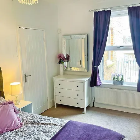 2br Flat, Near Seafront - Perfect For Getaways Filey