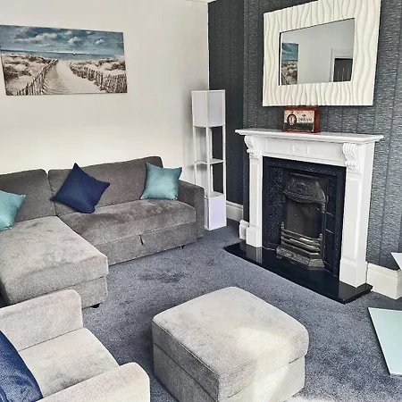 2br Flat, Near Seafront - Perfect For Getaways